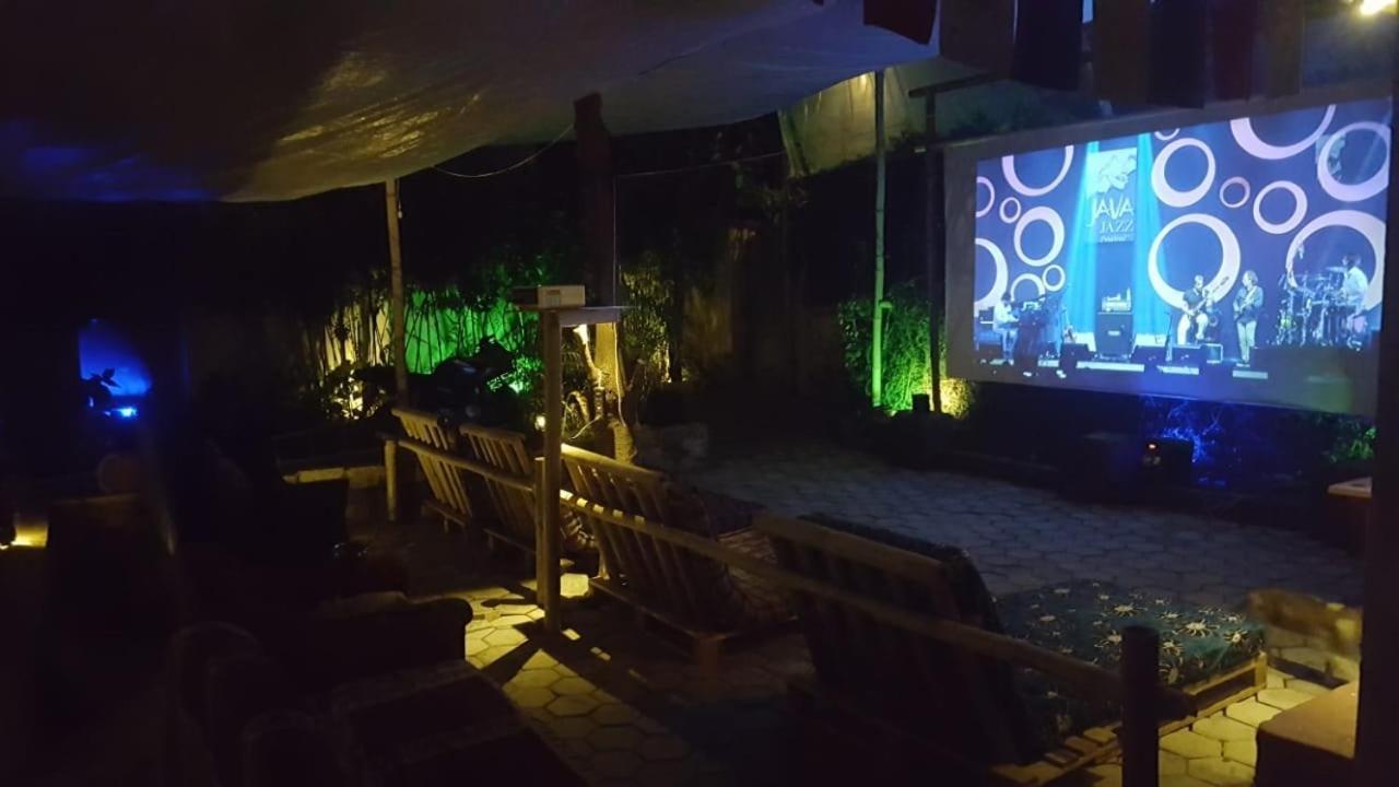 Laughing Buddha Guest House & Villa Kathmandu Buitenkant foto