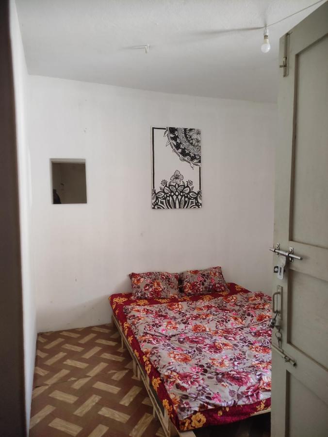 Laughing Buddha Guest House & Villa Kathmandu Buitenkant foto