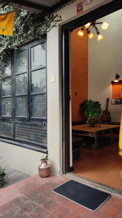 Laughing Buddha Guest House & Villa Kathmandu Buitenkant foto